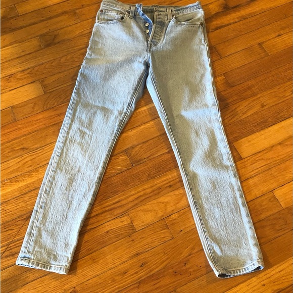 EUC Levi’s 501 Skinny Women’s Jeans Waist 26 Length 28 - Picture 6 of 10